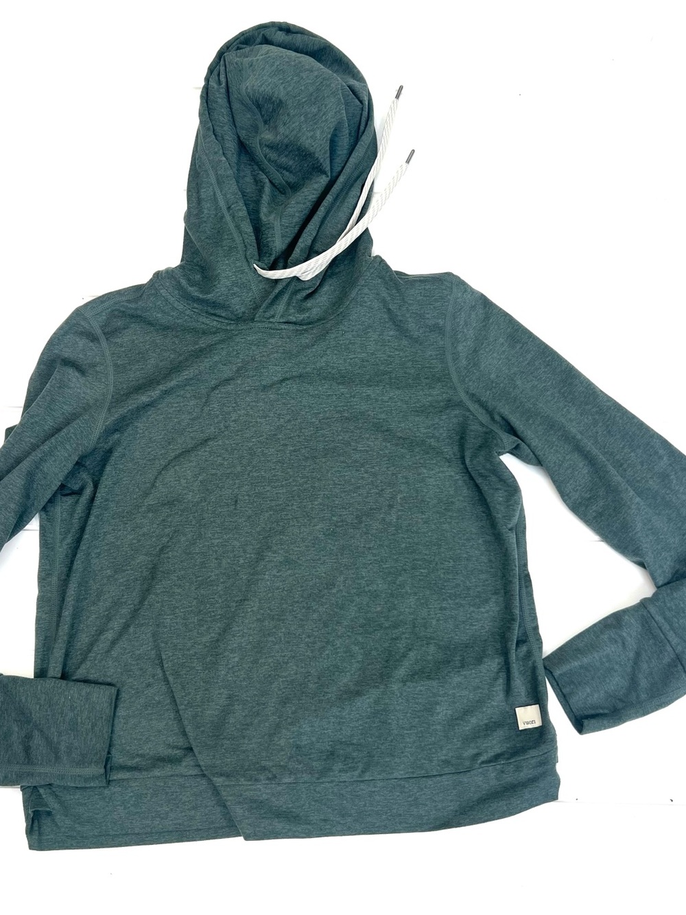 Vuori Halo Essential Hoodie in Kelp Green Heather XS S